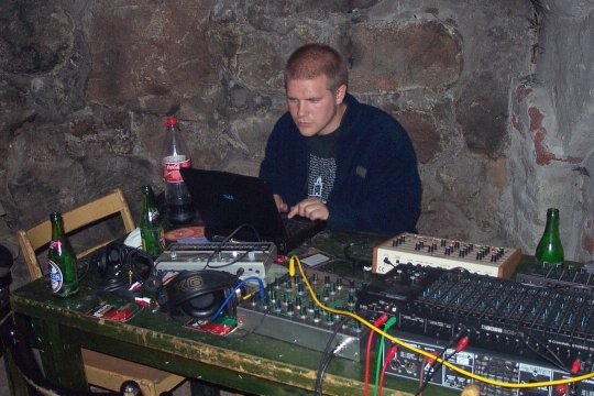 Average releaseparty